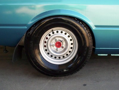 Nathans XF Ute with big tyres on 265-70R15 001.jpg