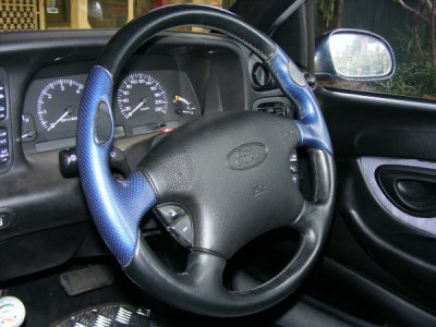 momo steering wheel.jpg