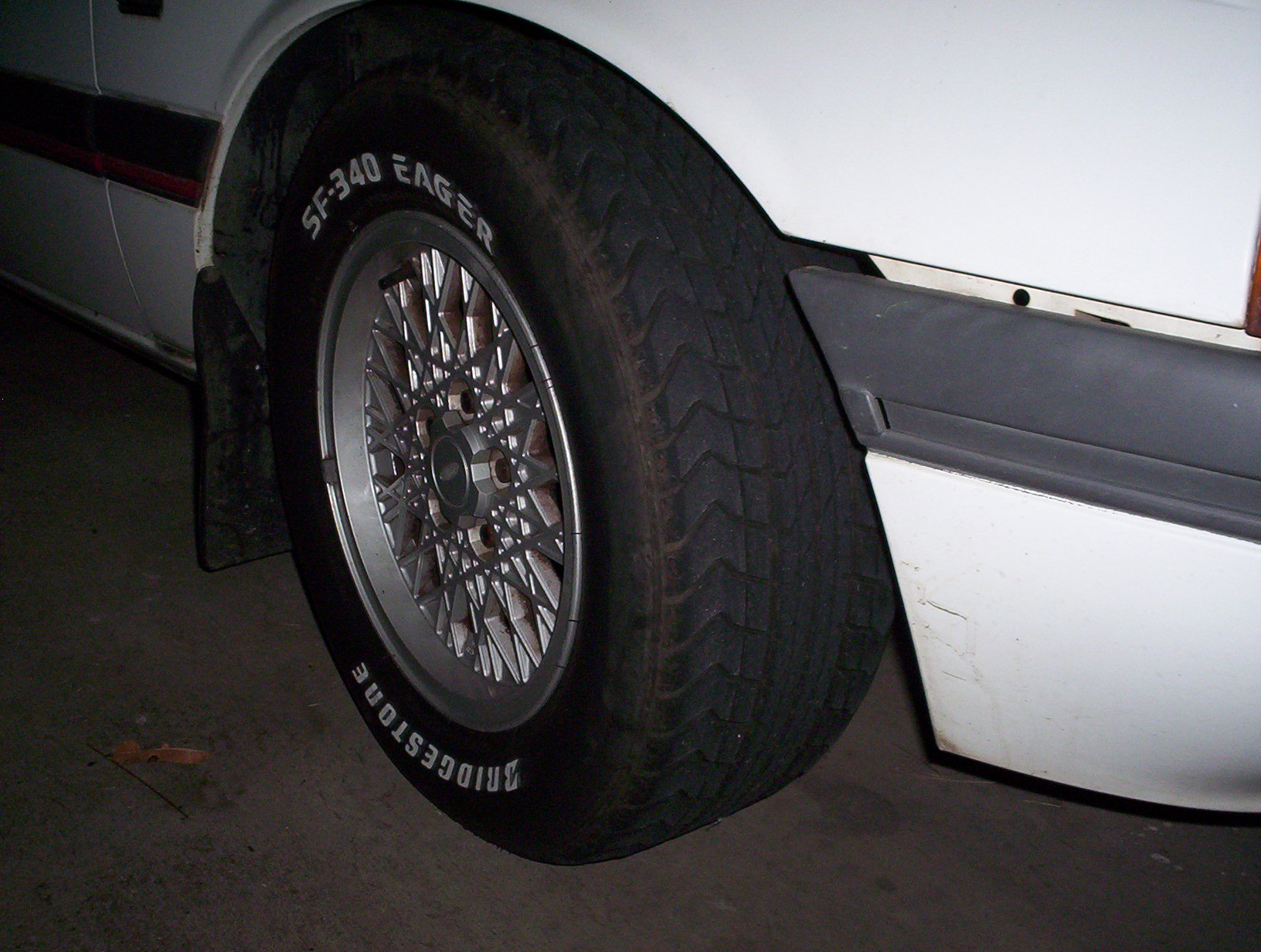 Tyres 235-60R15 on Snowflakes 002.jpg