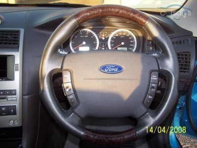 BAII Fairmont Ghia steering wheel_woodgrain.jpg