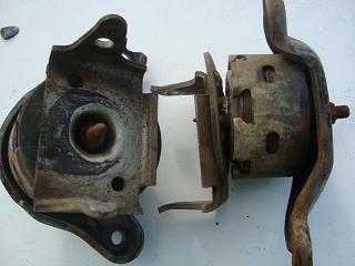 v8 engine mounts sml.JPG