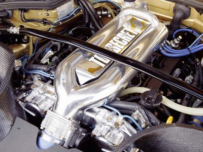 130_0406_04z+Nissan_350Z+Under_Hood_Engine_View.jpg