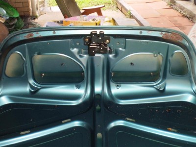 overview of boot lid (Medium).JPG