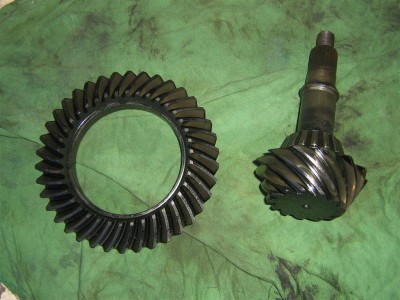 Ford 2.92 Diff Gears (1) (Medium).JPG