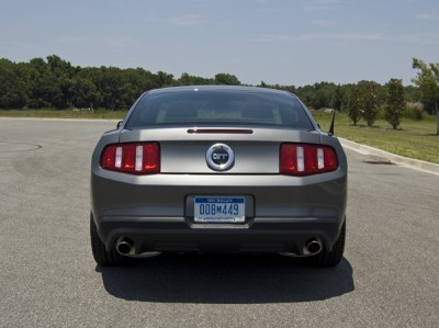 2011-ford-mustang-gt-rear.jpg