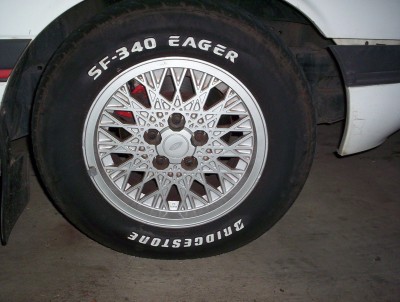 Tyres 235-60R15 on Snowflakes 001.jpg