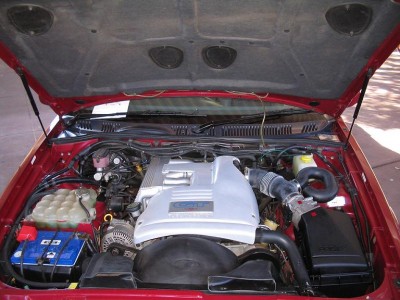 EB GT underbonnet.JPG