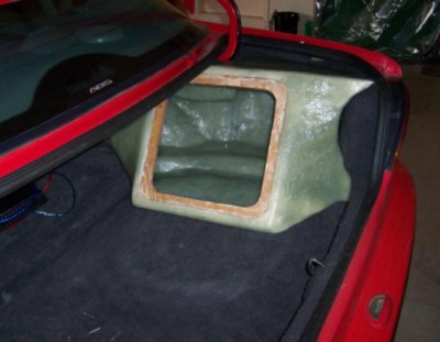 subwoofer_fibreglass_box.JPG